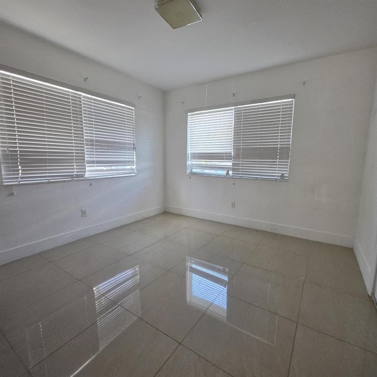 181 NE 168th Street # 2, North Miami Beach, FL 33162 photo 4