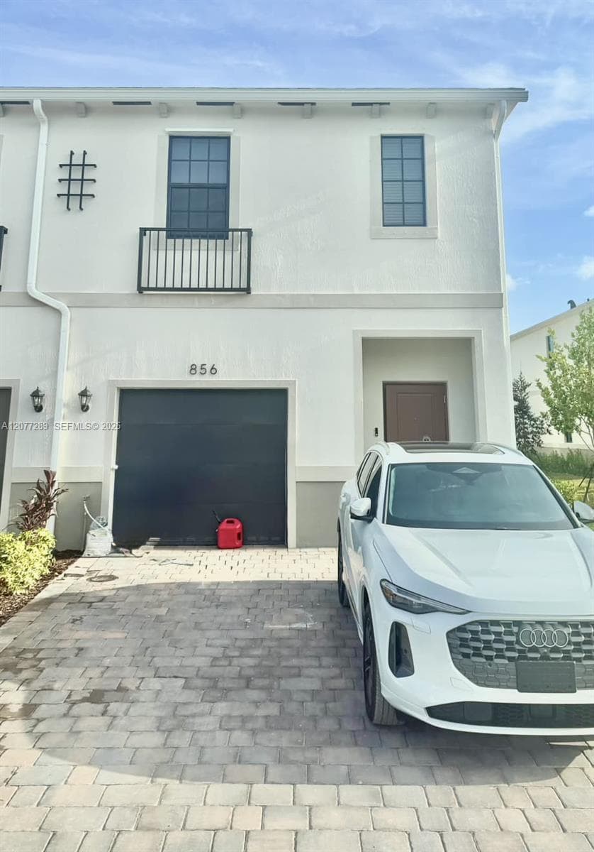 856 SW 11th Way, Florida City, FL 33034