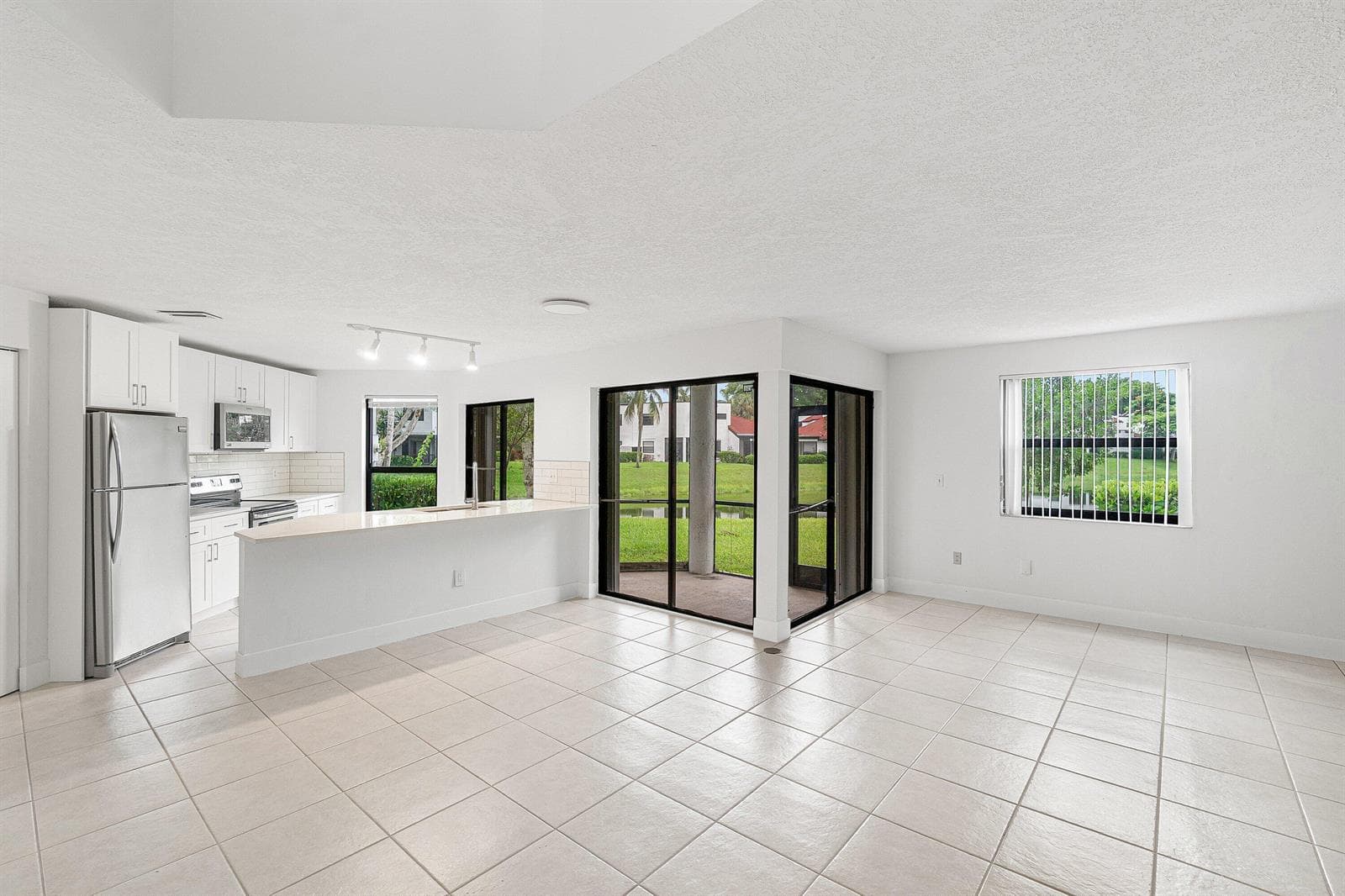 439 NW 36TH Avenue, Deerfield Beach, FL 33442 photo 3