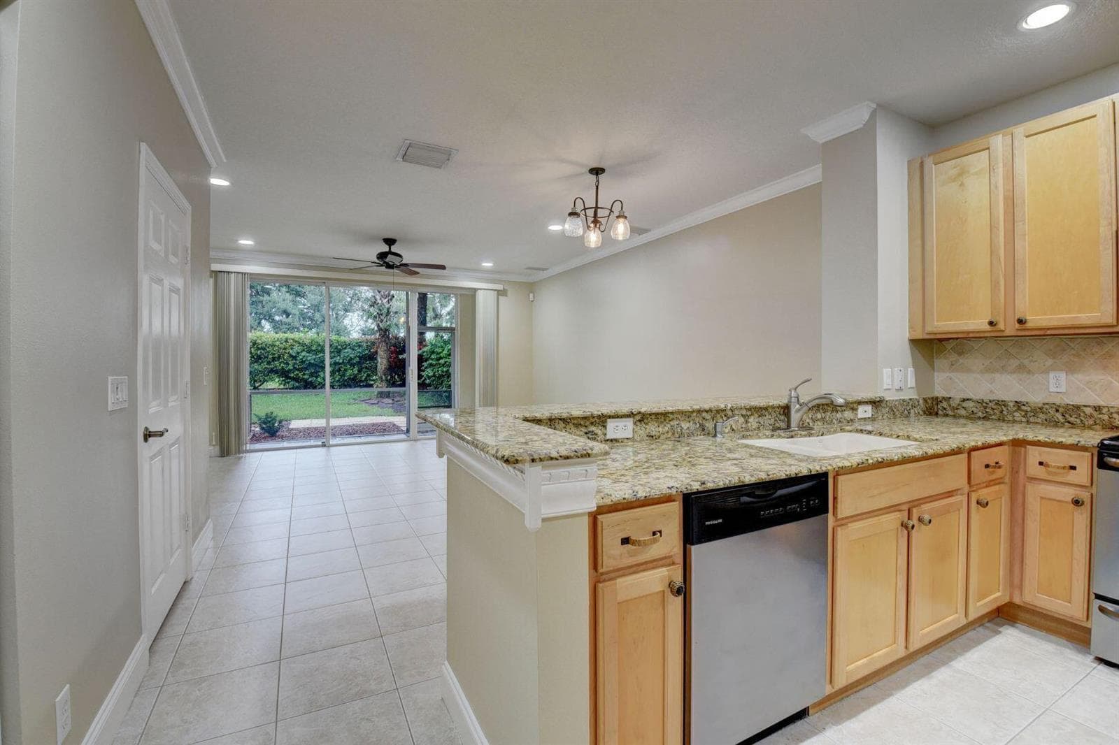 9113 Tremezzo Lane, Boynton Beach, FL 33472 photo 5
