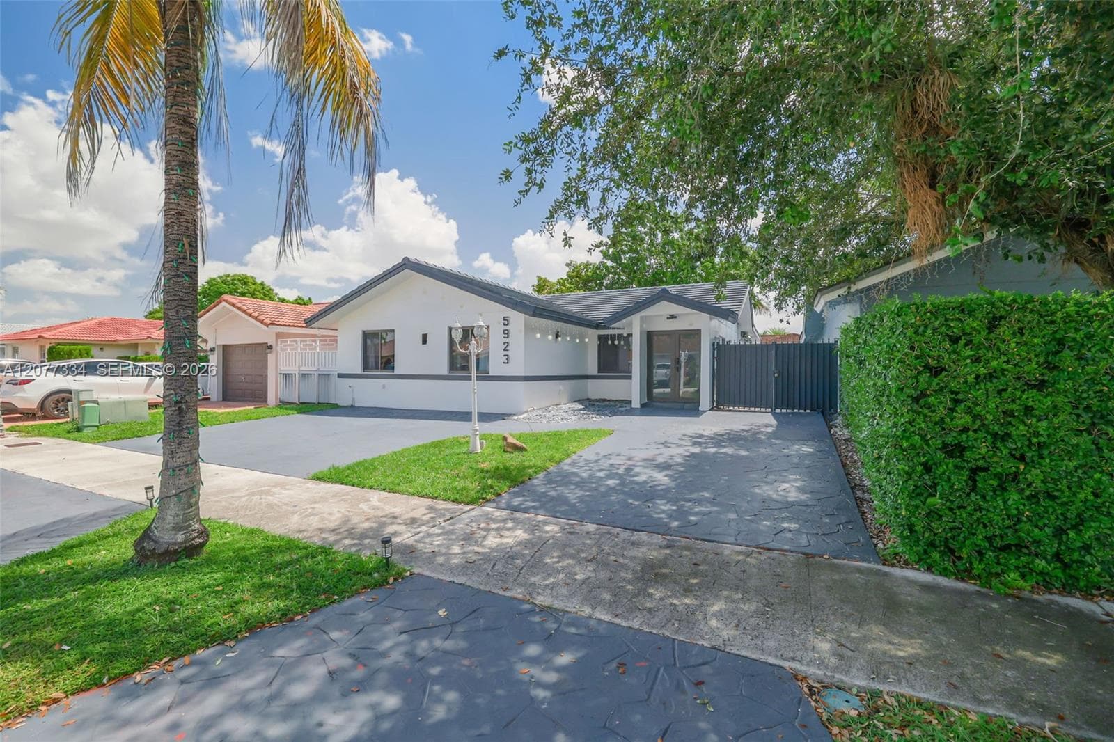 5923 SW 147th Pl, Miami, FL 33193 photo 2