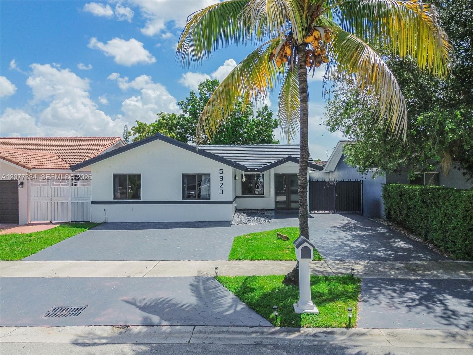 5923 SW 147th Pl, Miami, FL 33193 photo 4