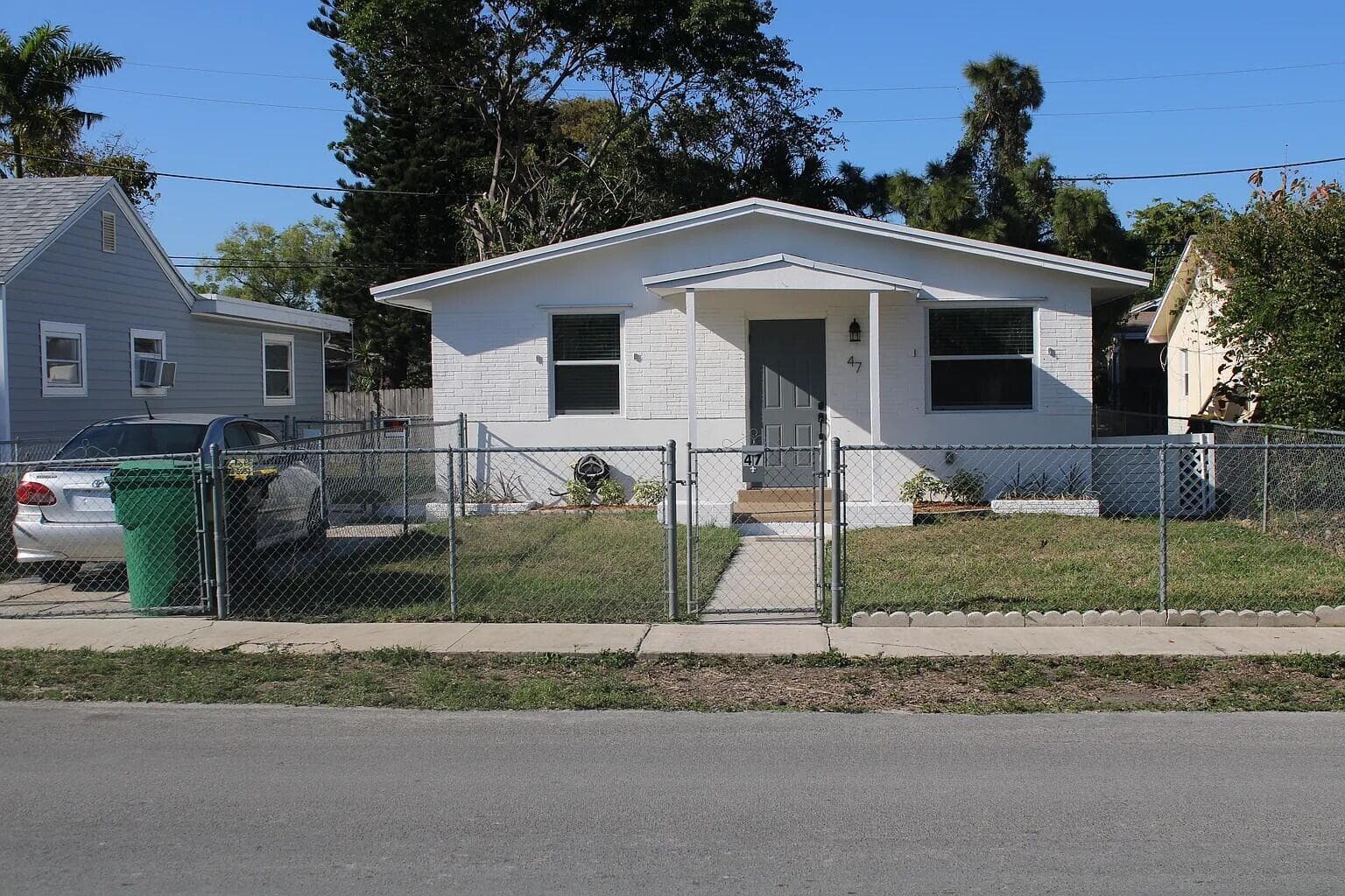 47 SE 12TH Street, Dania Beach, FL 33004 photo 2