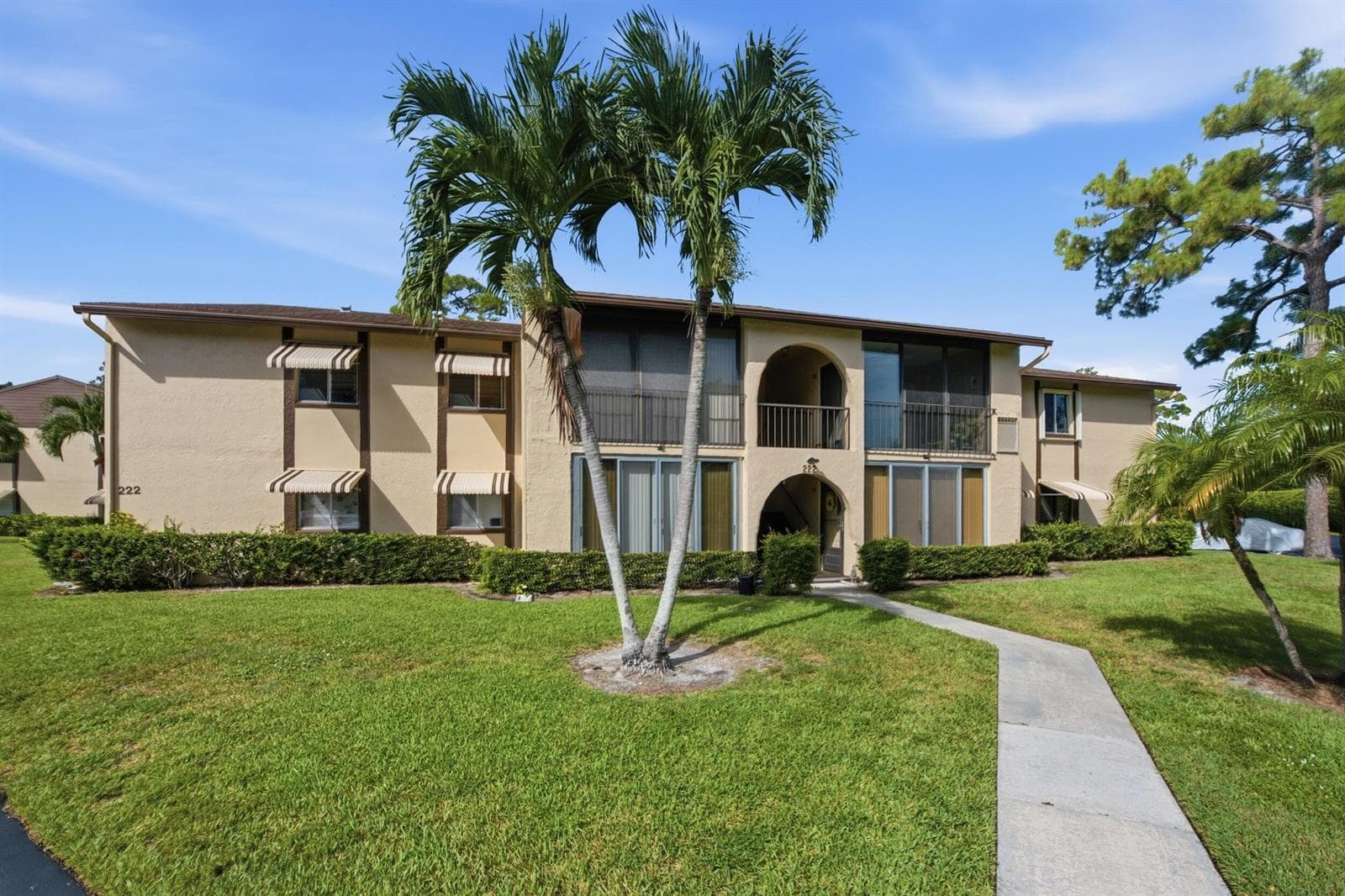 222 Pine Hov Circle # A-2, FL 33463 photo 2