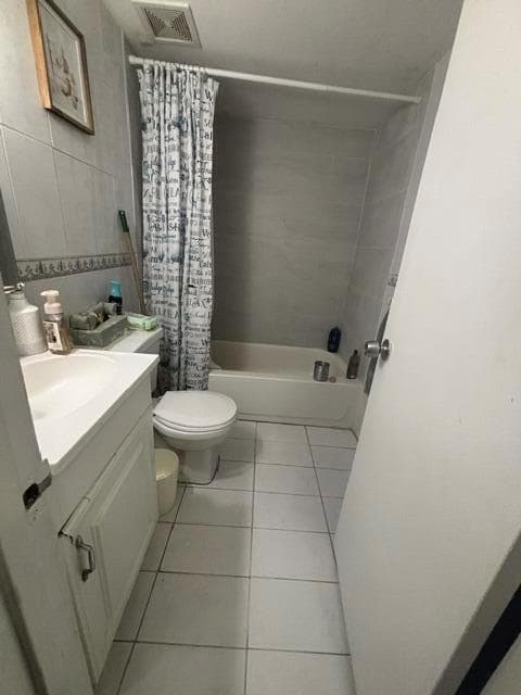 255 NW 27TH Court, Miami, FL 33125 photo 4