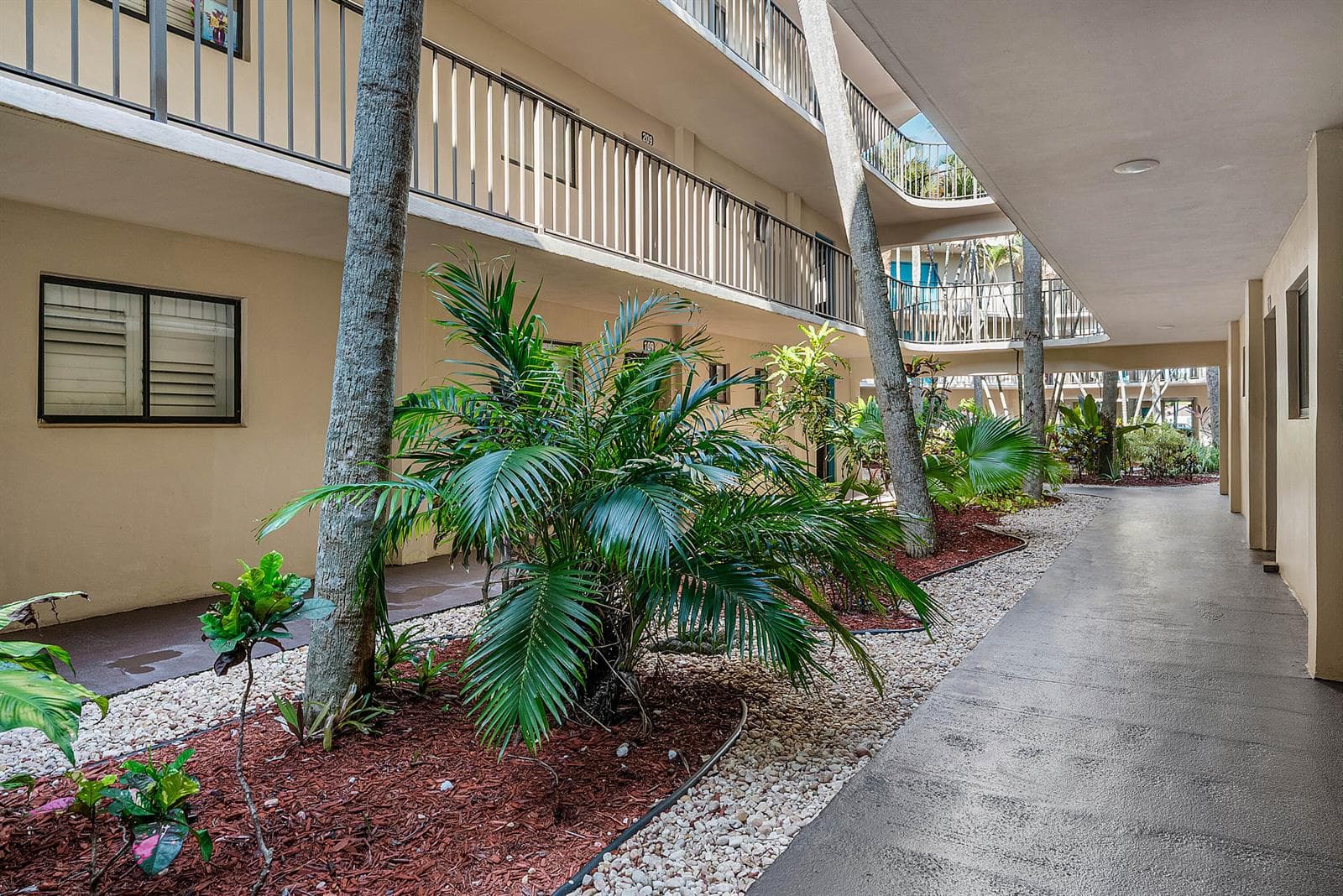 5190 LAS VERDES Circle # 105, Delray Beach, FL 33484 photo 2