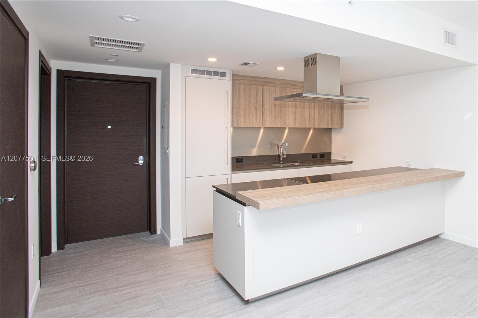 1000 Brickell Plz # 2610, Miami, FL 33131 photo 2