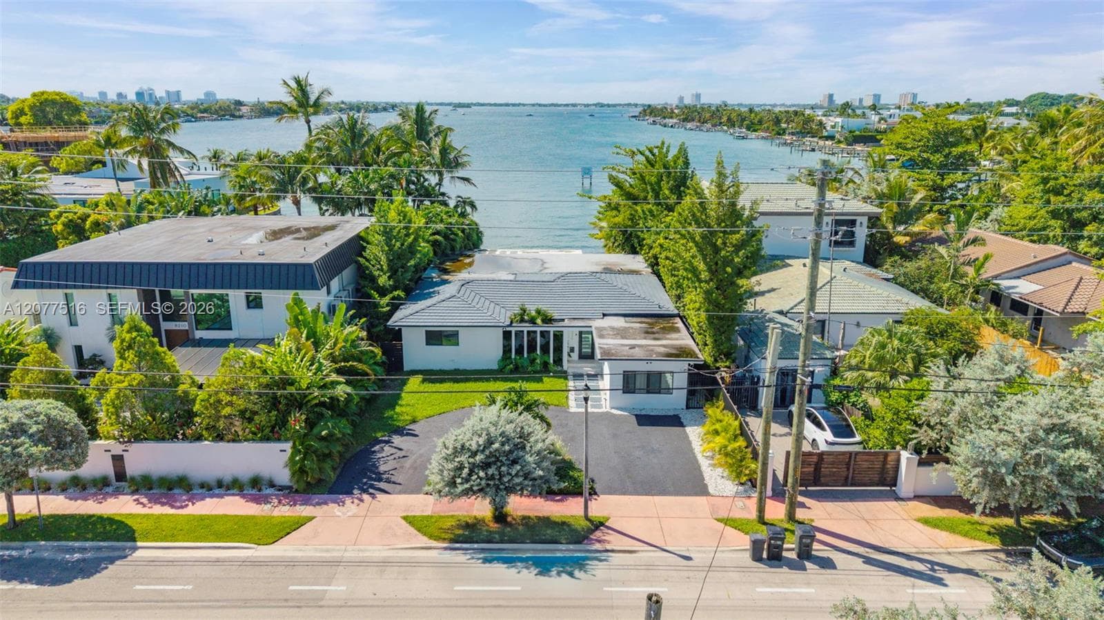 8220 Hawthorne Ave, Miami Beach, FL 33141 photo 4