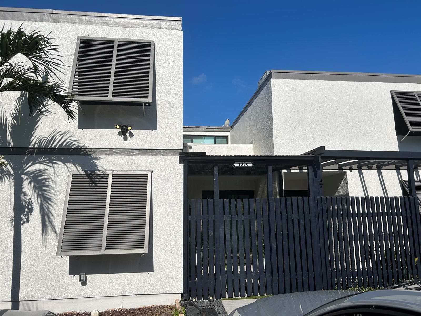 1390 E GOLFVIEW Drive, Pembroke Pines, FL 33026 photo 2