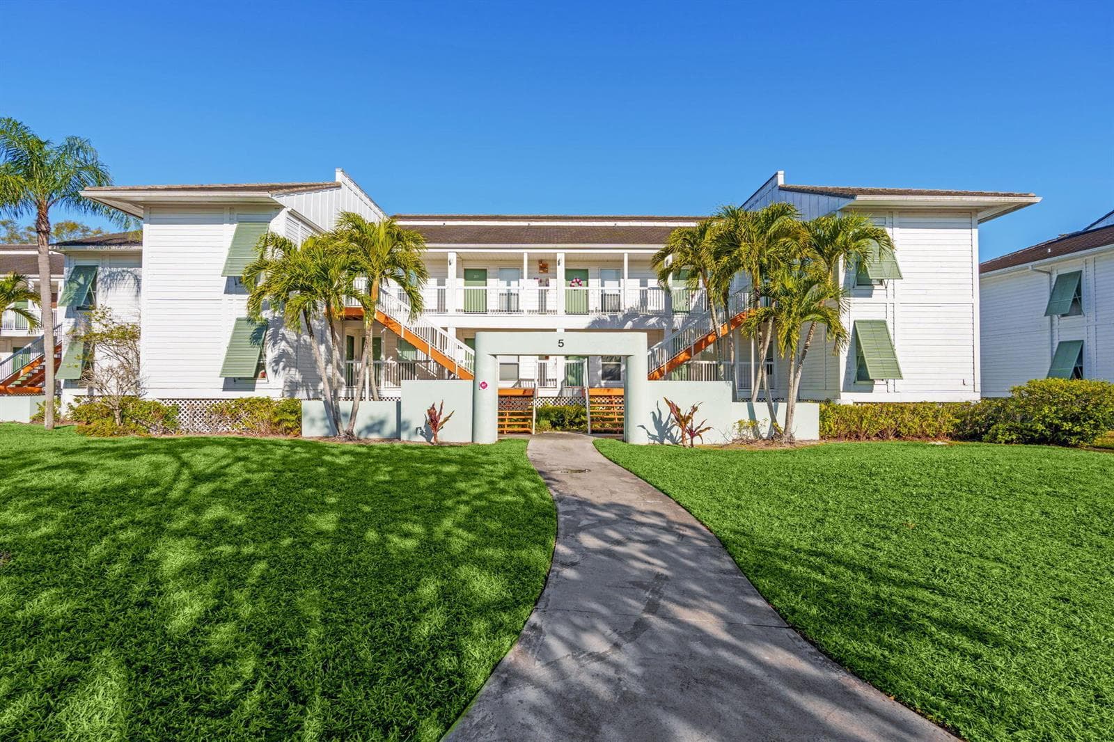 271 Cypress Point Drive, Palm Beach Gardens, FL 33418 photo 2