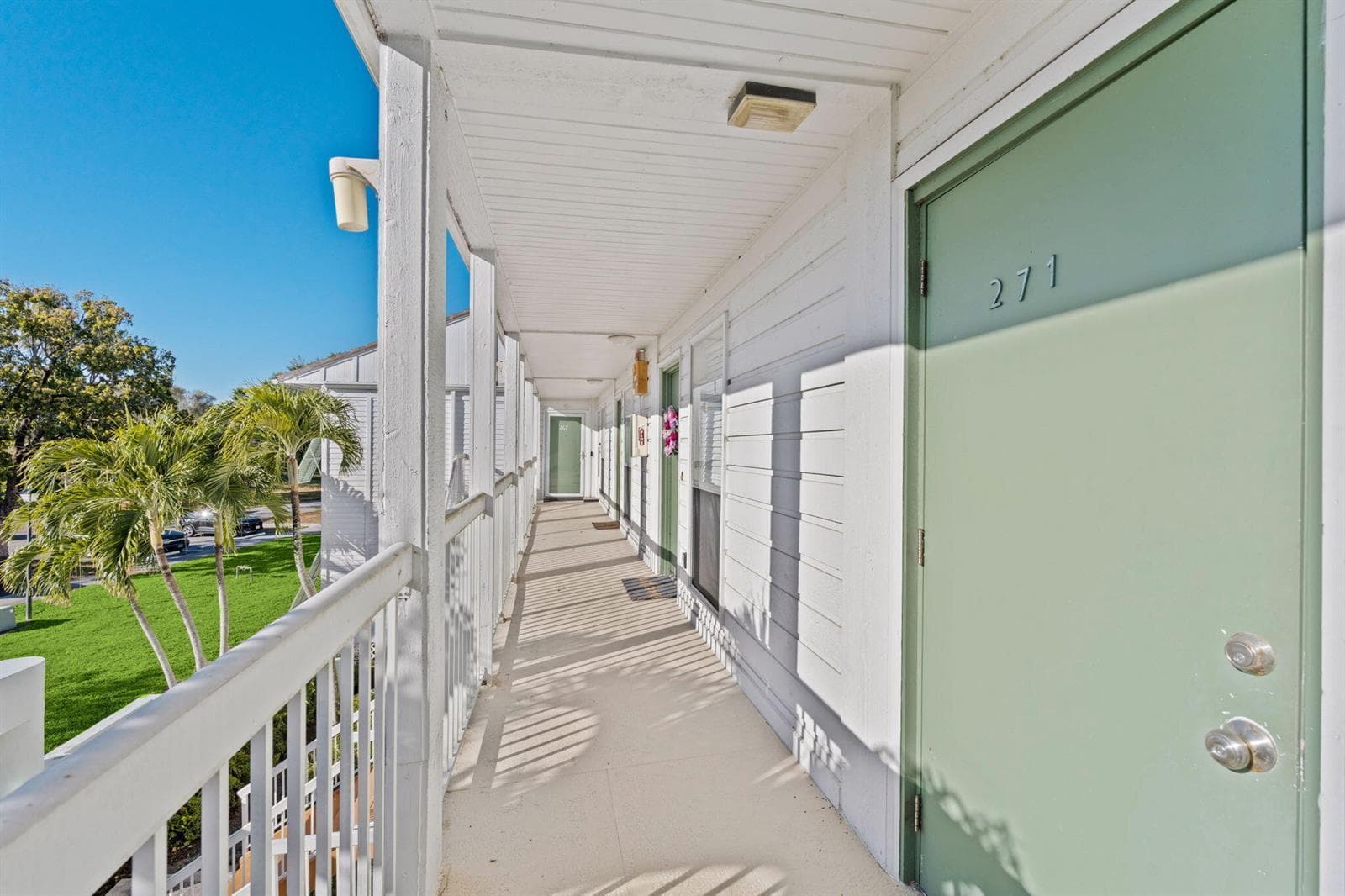 271 Cypress Point Drive, Palm Beach Gardens, FL 33418 photo 5