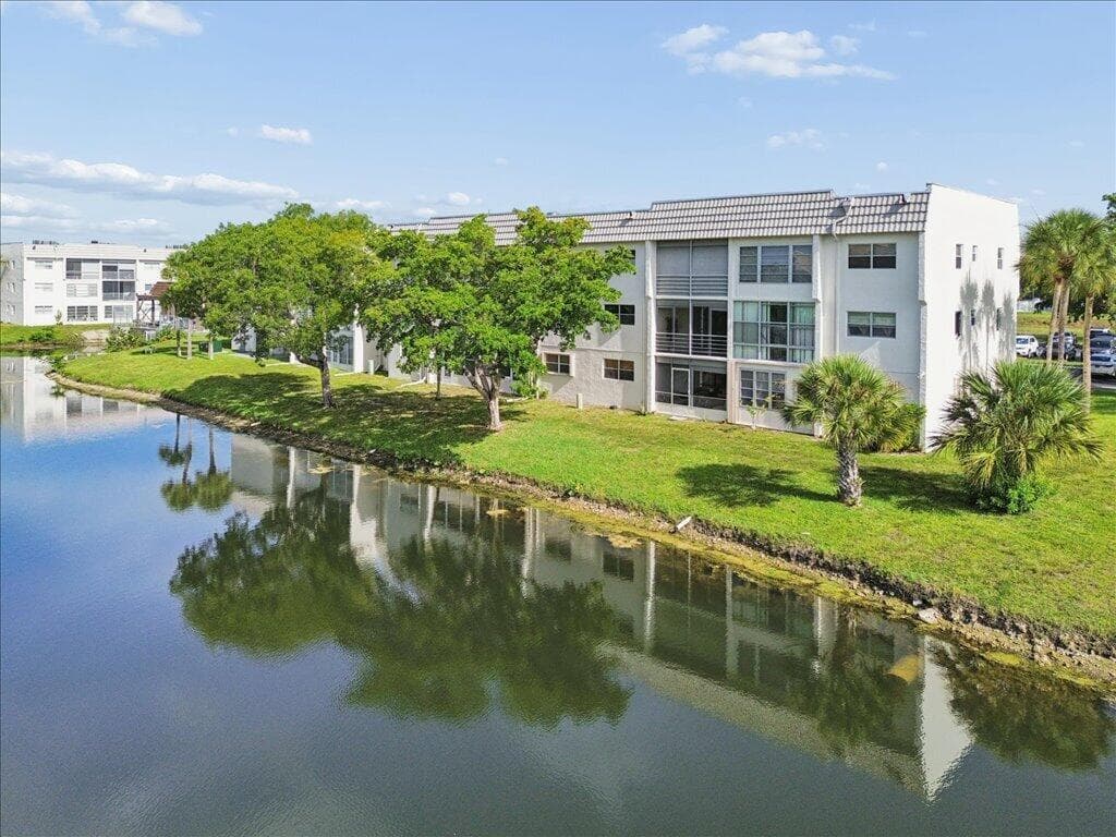 8510 Sunrise Lakes Boulevard # 301, Sunrise, FL 33322