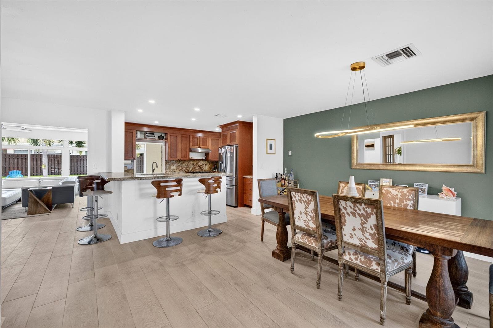 520 SE 14TH Street, Pompano Beach, FL 33060 photo 2