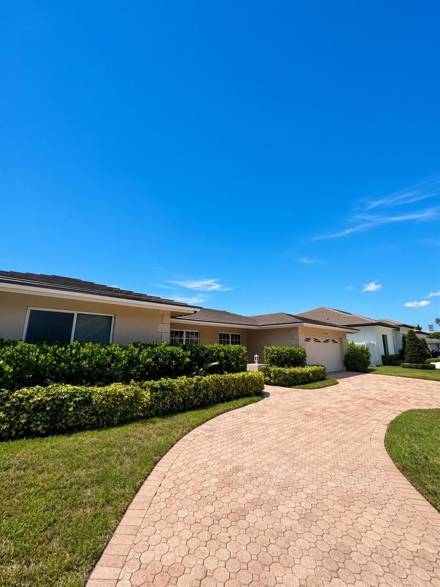 2910 NE 39TH Court, Lighthouse Point, FL 33064 photo 2