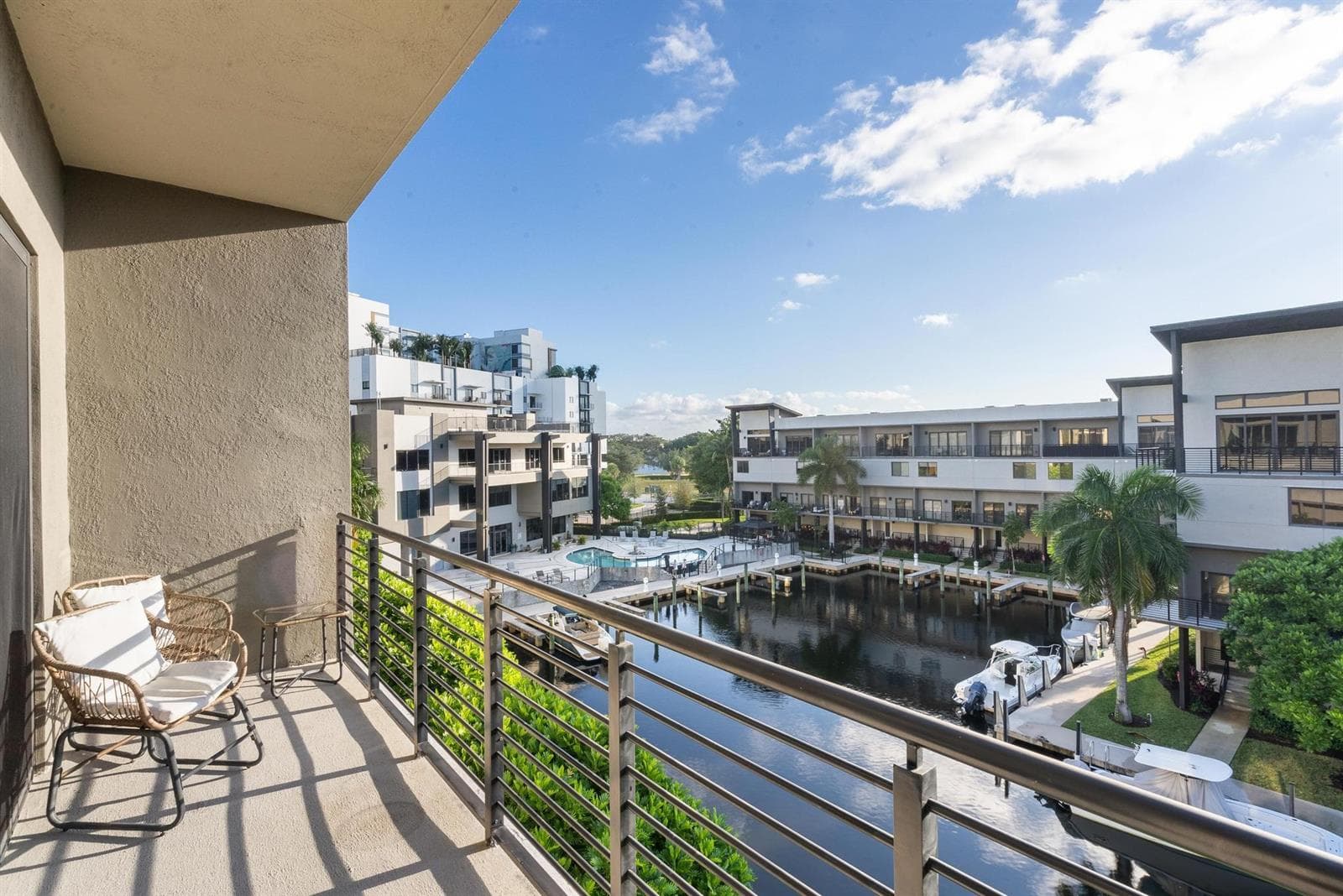 180 SE 4TH Terrace, Pompano Beach, FL 33060
