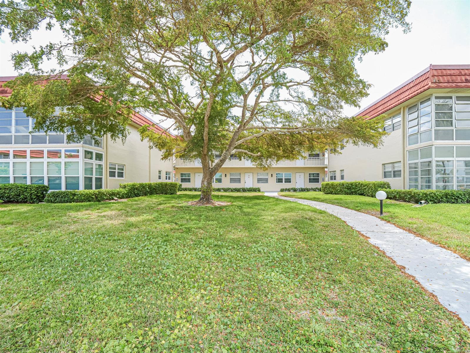 41 WOODLAND Drive # 205, Vero Beach, FL 32962