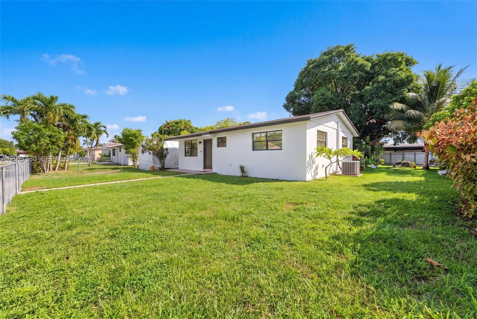 19721 SW 114th Ct, Miami, FL 33157 photo 2