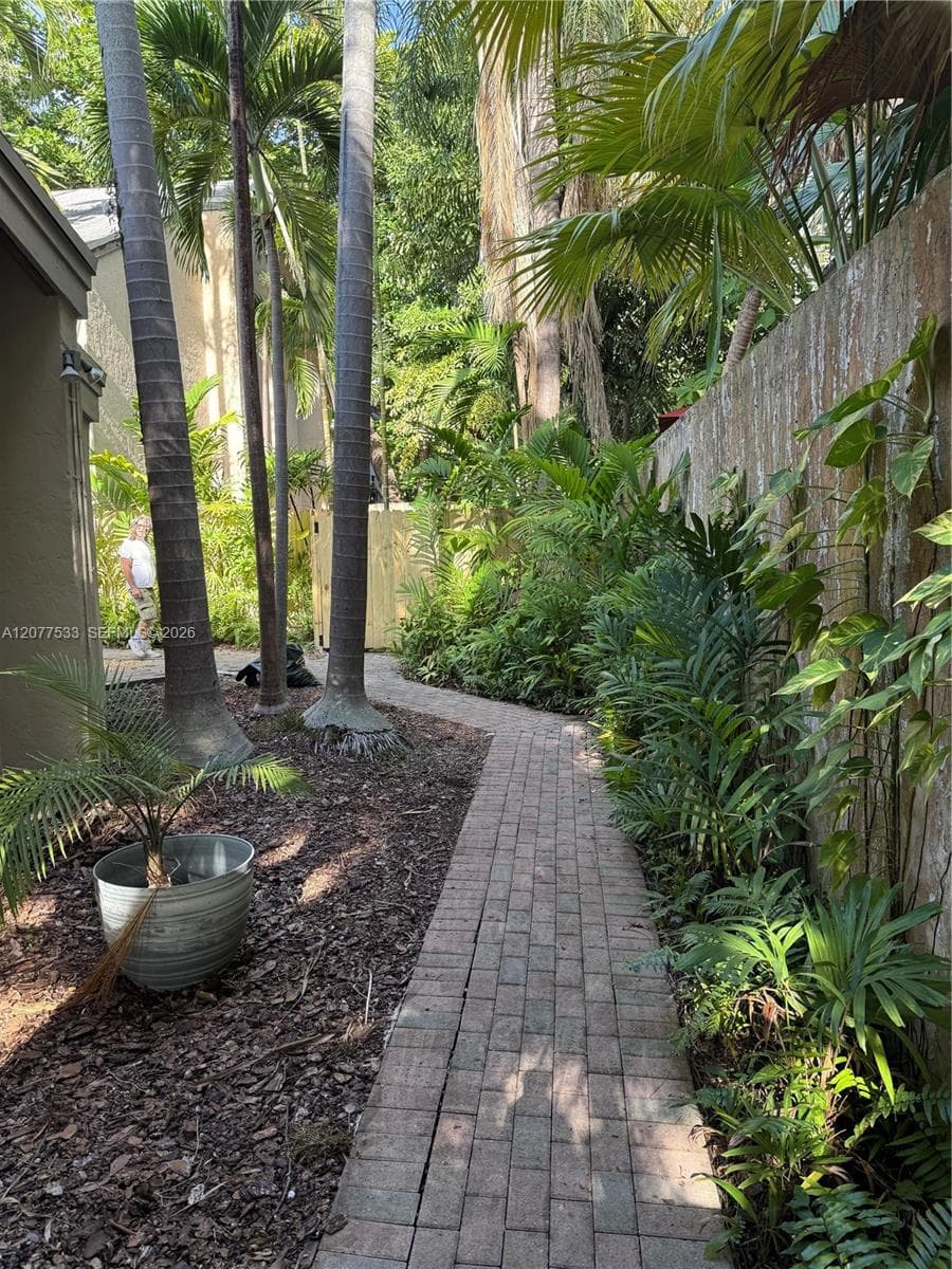 3165 Center St # 1, Miami, FL 33133 photo 2