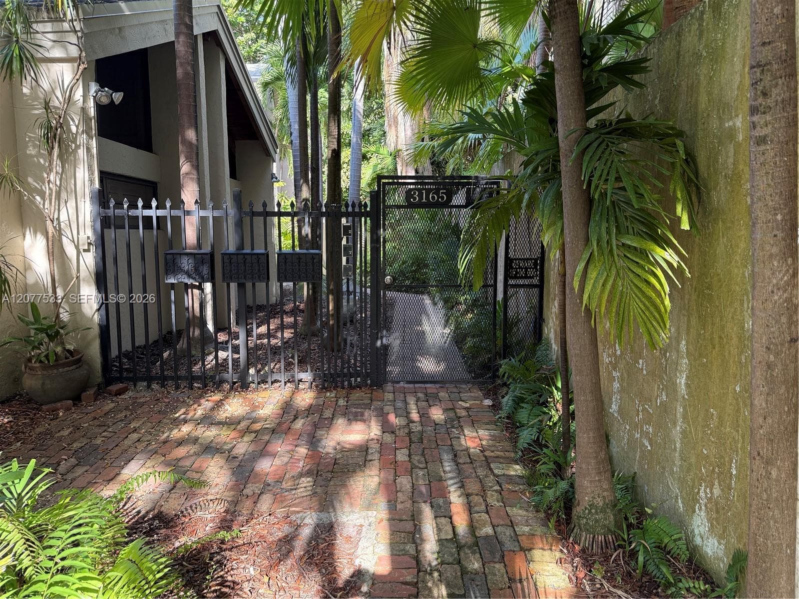 3165 Center St # 1, Miami, FL 33133
