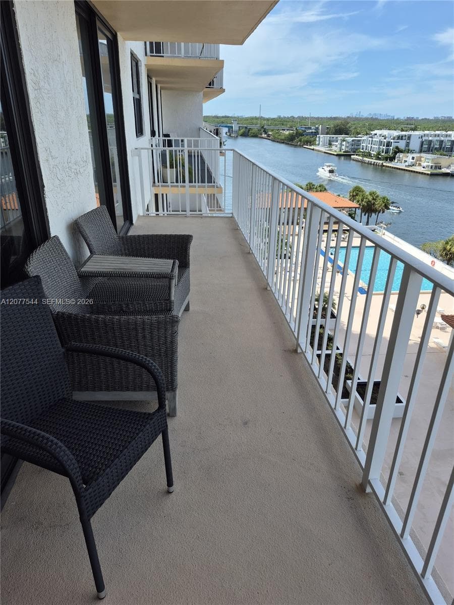 290 174th St # 903, Sunny Isles Beach, FL 33160 photo 2