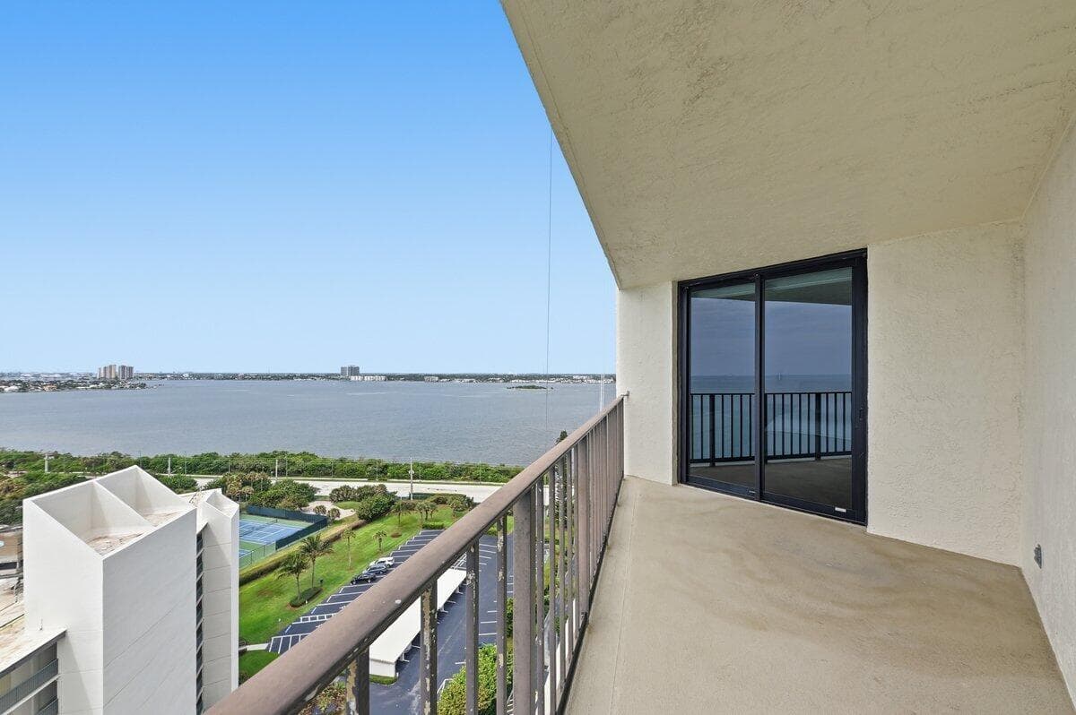 5420 N Ocean Drive, West Palm Beach, FL 33404 photo 5