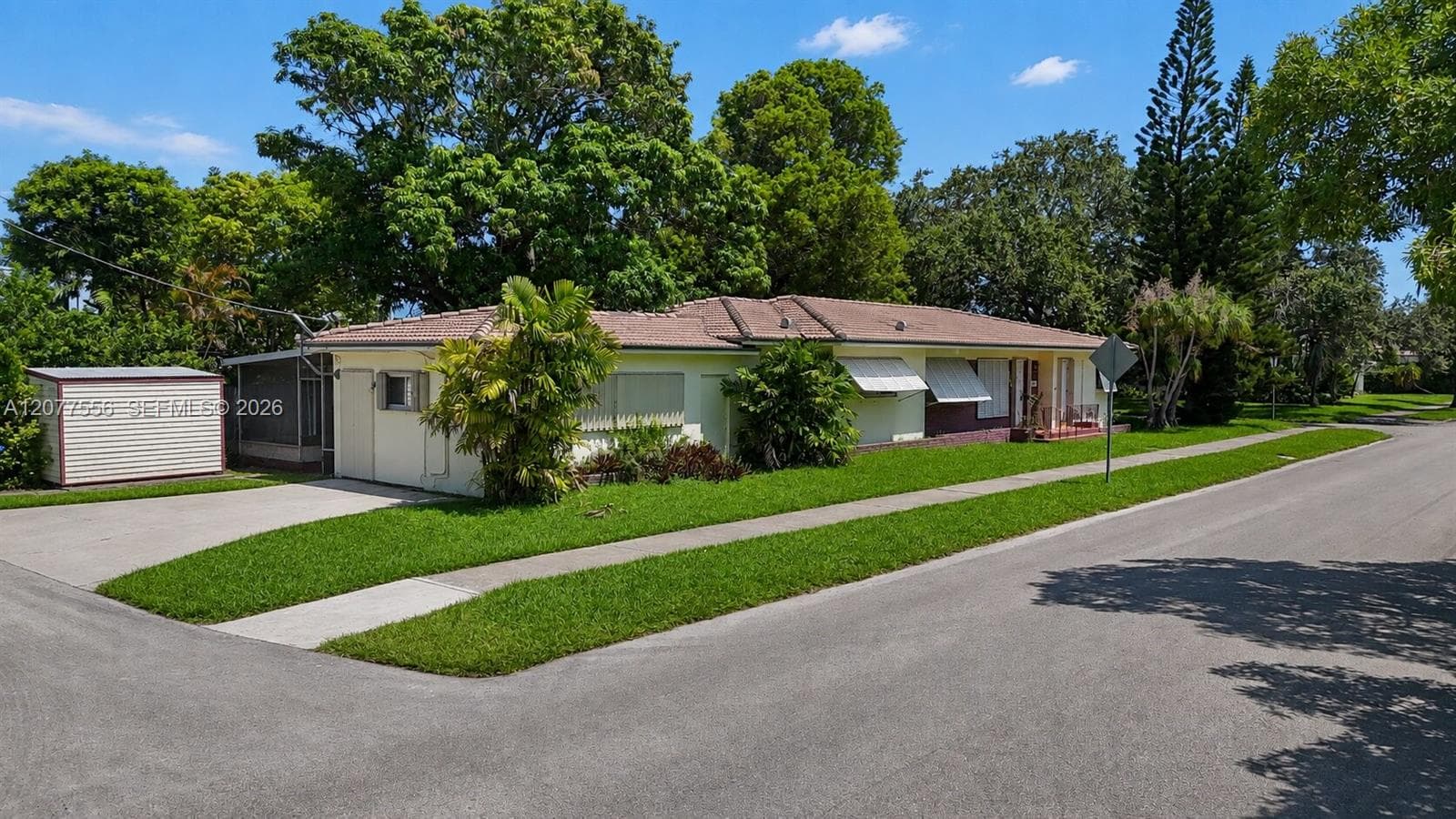 425 S 15th Ave, Hollywood, FL 33020 photo 3