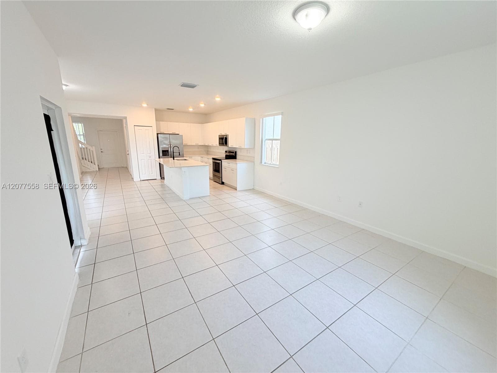 2405 NW 131st Cir, Miami, FL 33167 photo 2