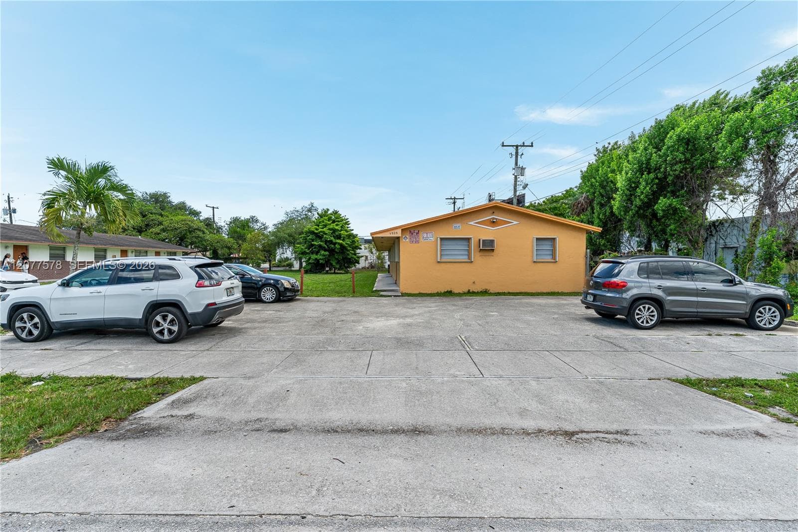 5926 SW 27th St # B, West Park, FL 33023 photo 2
