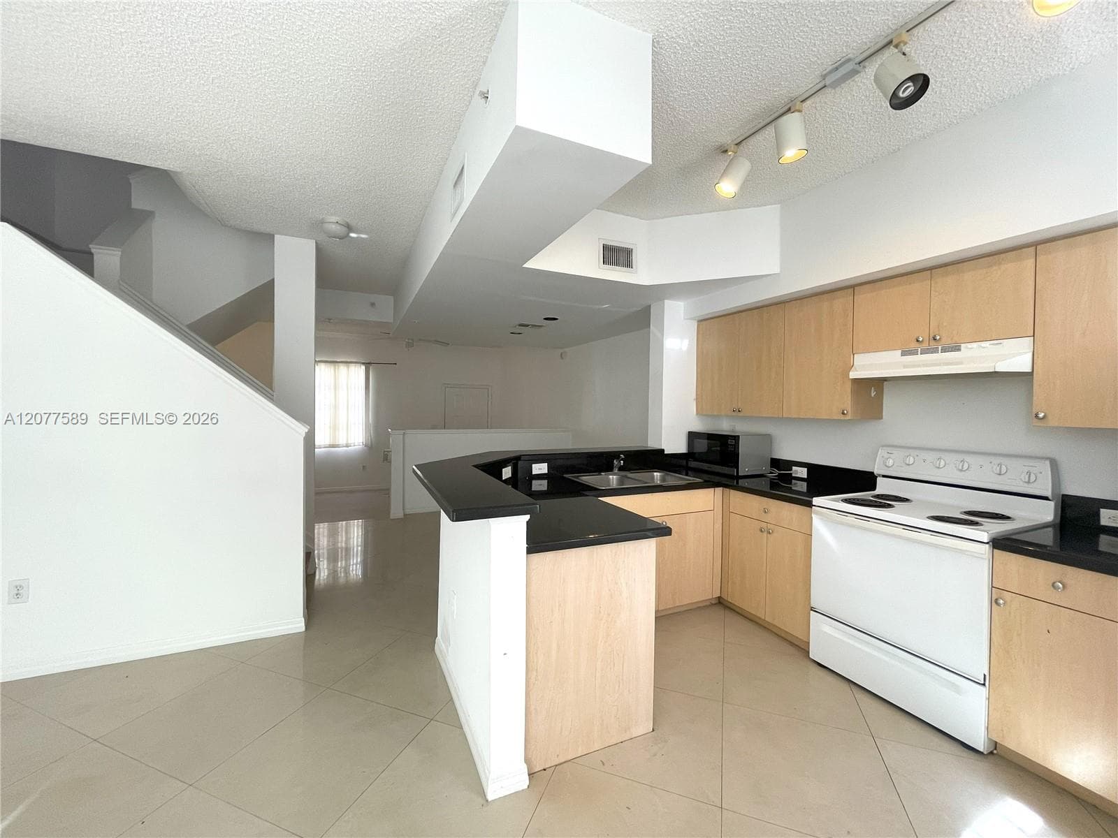 2831 NE 185th St # 603, Aventura, FL 33180 photo 5