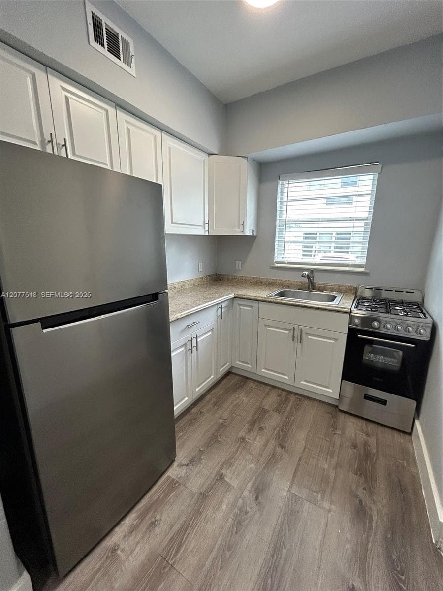 1258 Pennsylvania Ave # 9, Miami Beach, FL 33139 photo 4