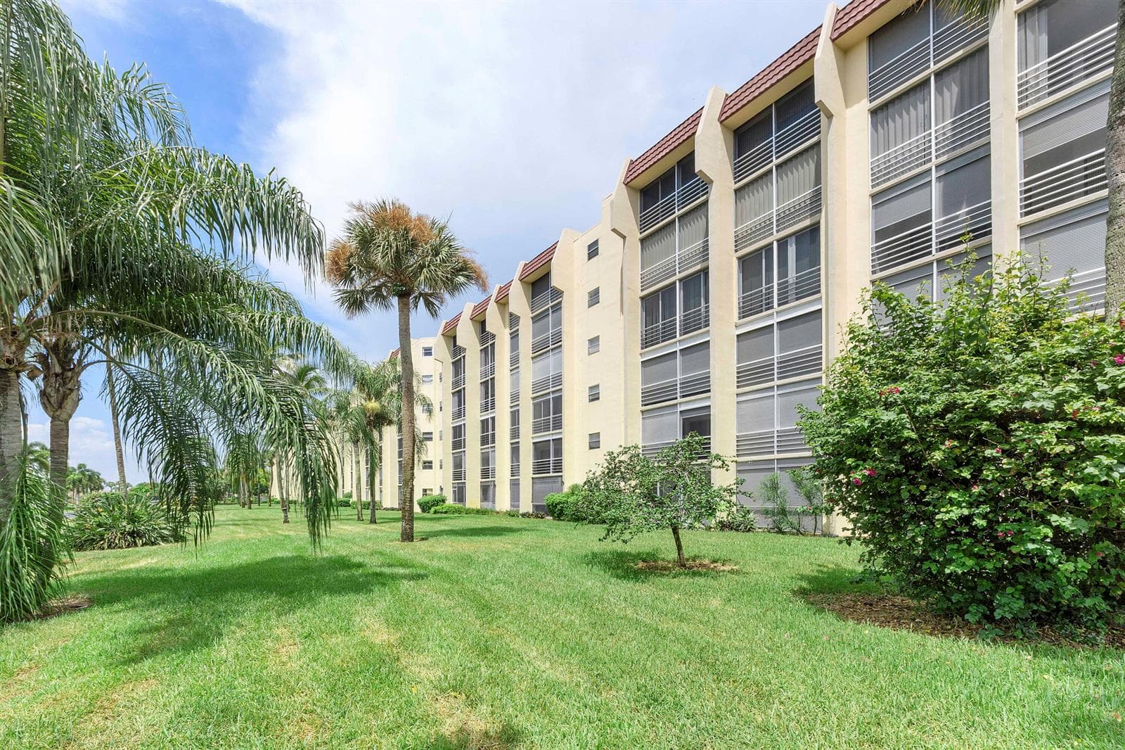 3590 Via Poinciana # 107, Lake Worth, FL 33467 photo 2
