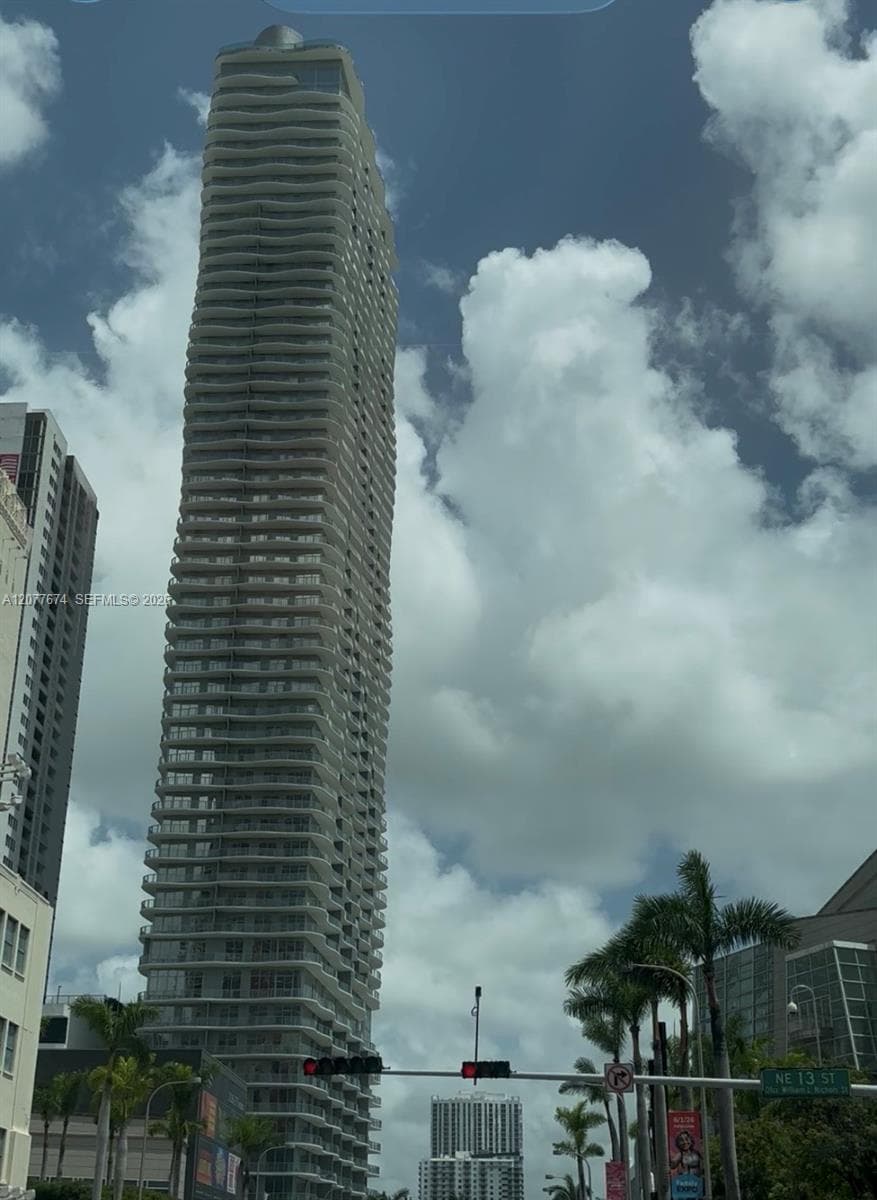 1400 Biscayne Blvd # 2106, Miami, FL 33132