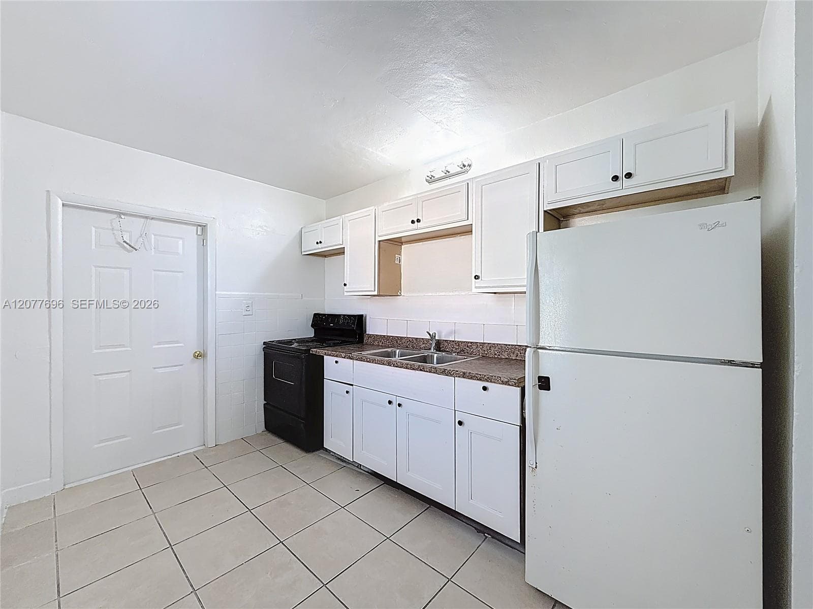 2419 NW 6th Ct, Pompano Beach, FL 33069 photo 4