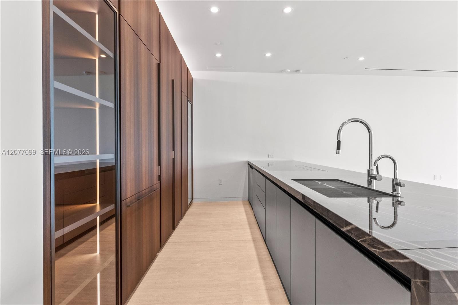 5 Grove ISle # L405, Miami, FL 33133 photo 4