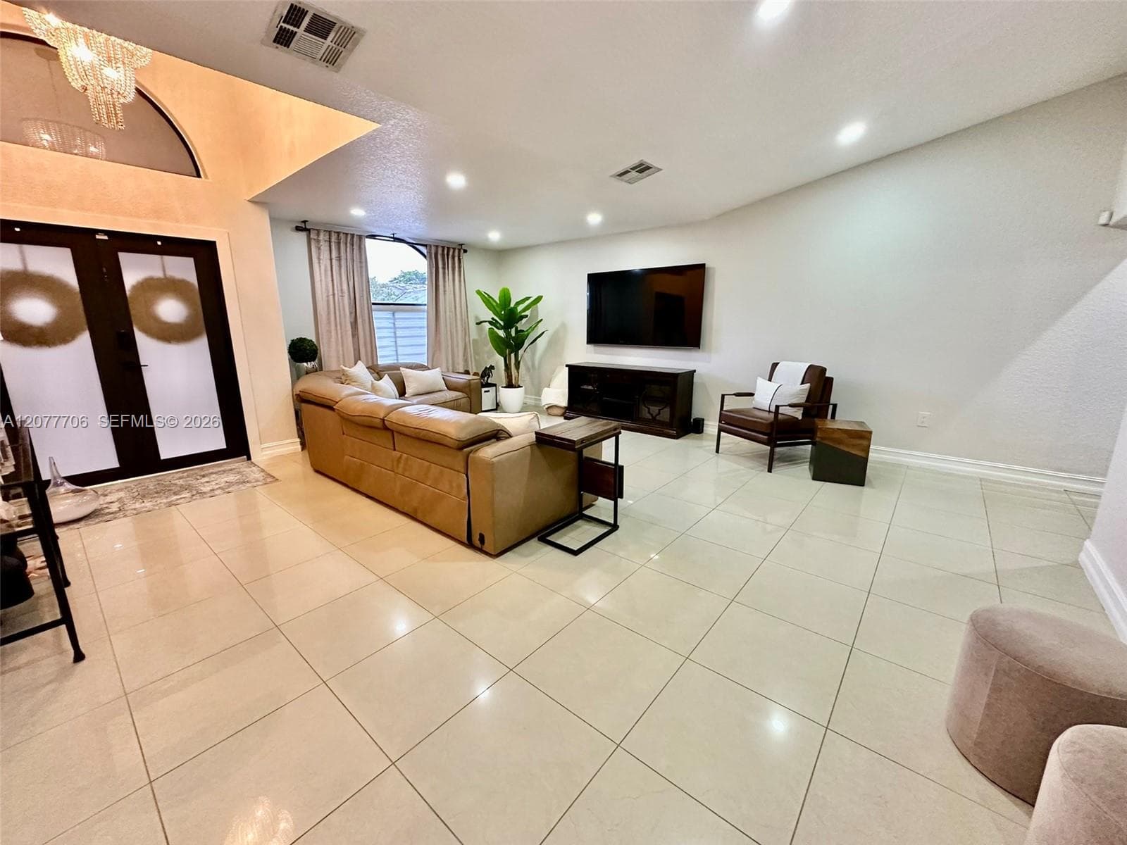 9021 NW 150th Ter, Miami Lakes, FL 33018 photo 2