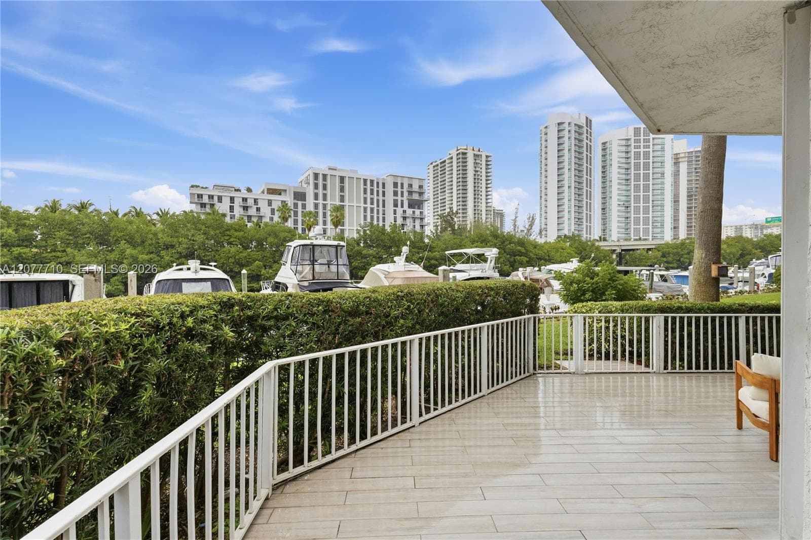 3500 Mystic Pointe Dr # 104, Aventura, FL 33180