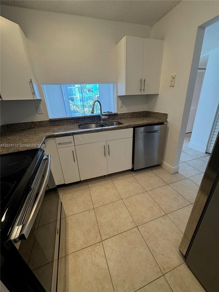 488 NW 165th St Rd # B-412, Miami, FL 33169 photo 3
