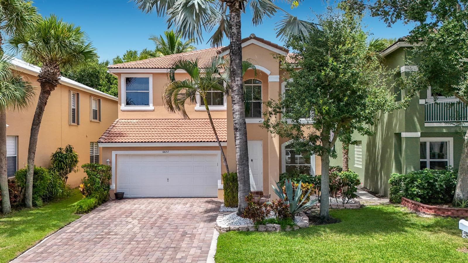 6657 LURAIS Drive, Lake Worth, FL 33463 photo 2