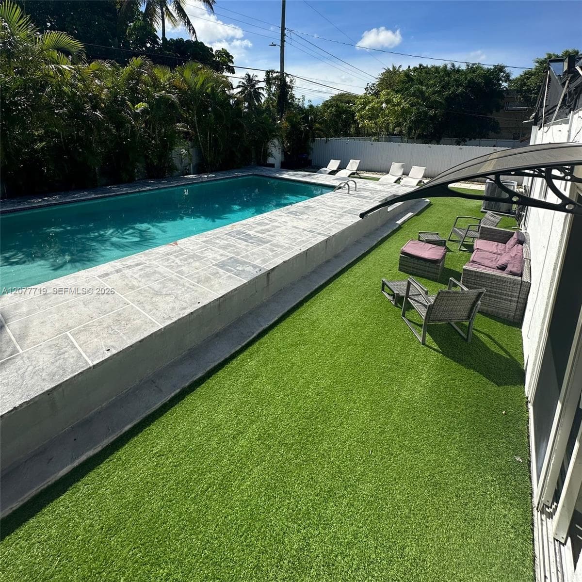 17650 NE 19th Ave, North Miami Beach, FL 33162 photo 2