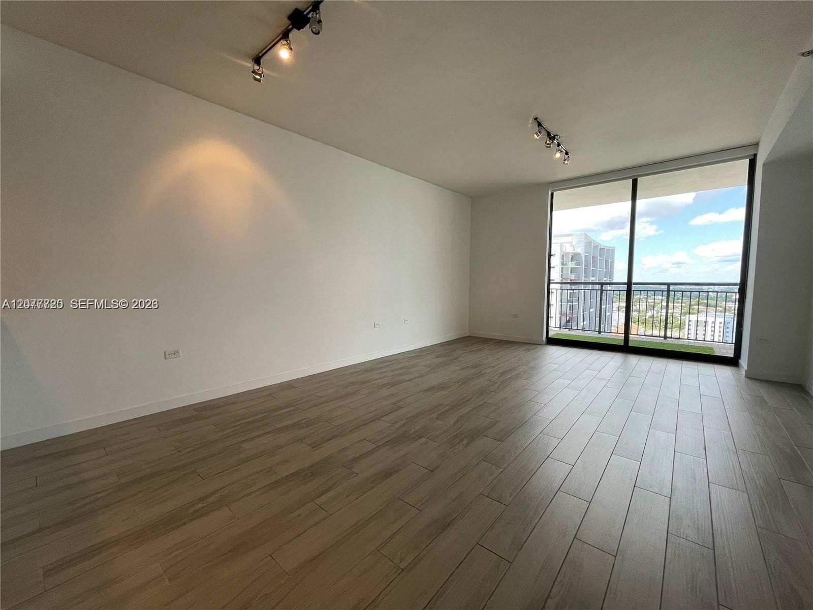 999 SW 1st Ave # 2109, Miami, FL 33130 photo 3