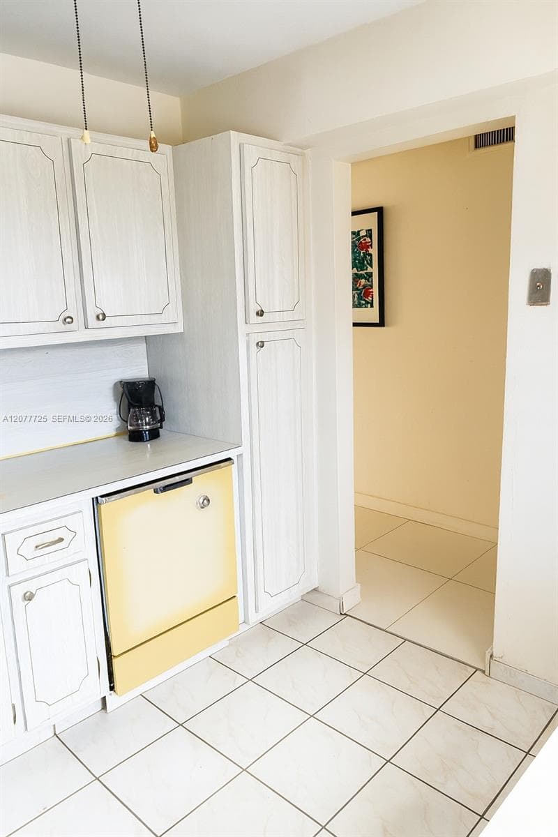 610 NE 12th Ave # 308, Hallandale Beach, FL 33009 photo 5