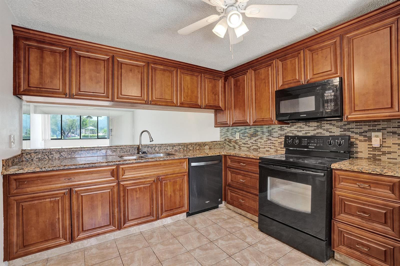 8030 Hampton Boulevard # 106, North Lauderdale, FL 33068