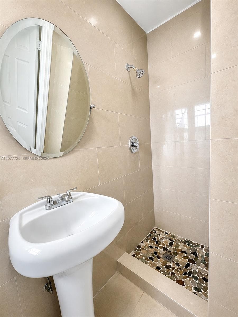 5807 SW 25th St # 000, West Park, FL 33023 photo 3