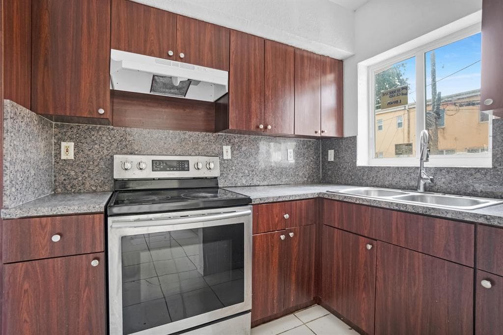 306 NW 84th Terrace # 306, Miami, FL 33150