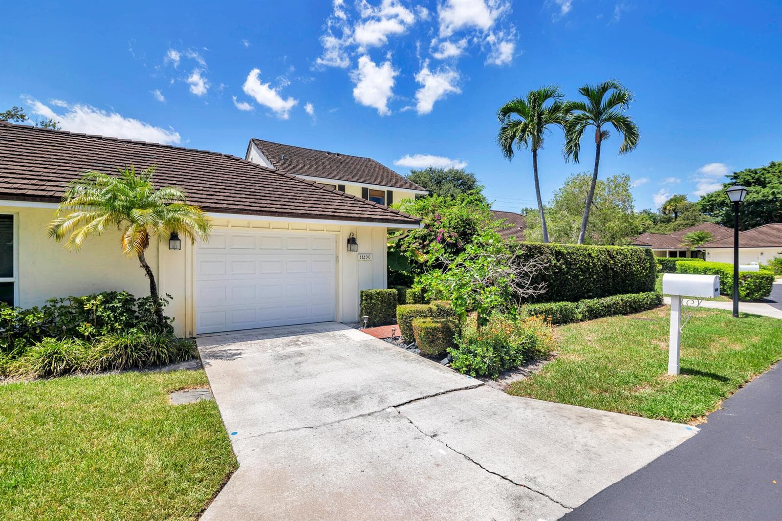 11290 Glen Oaks Court, North Palm Beach, FL 33408 photo 2