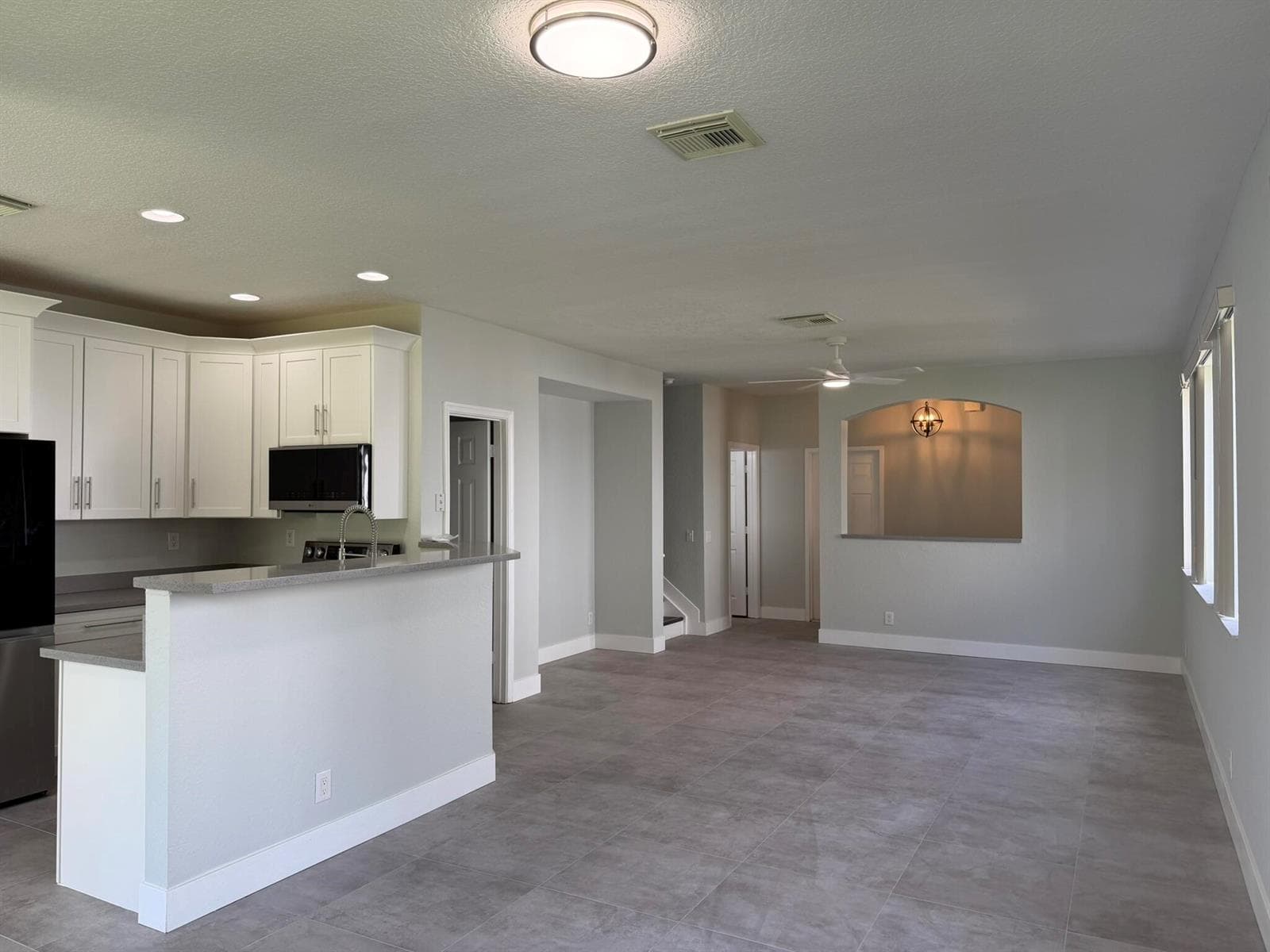 3251 LAUREL RIDGE Circle, Riviera Beach, FL 33404 photo 2