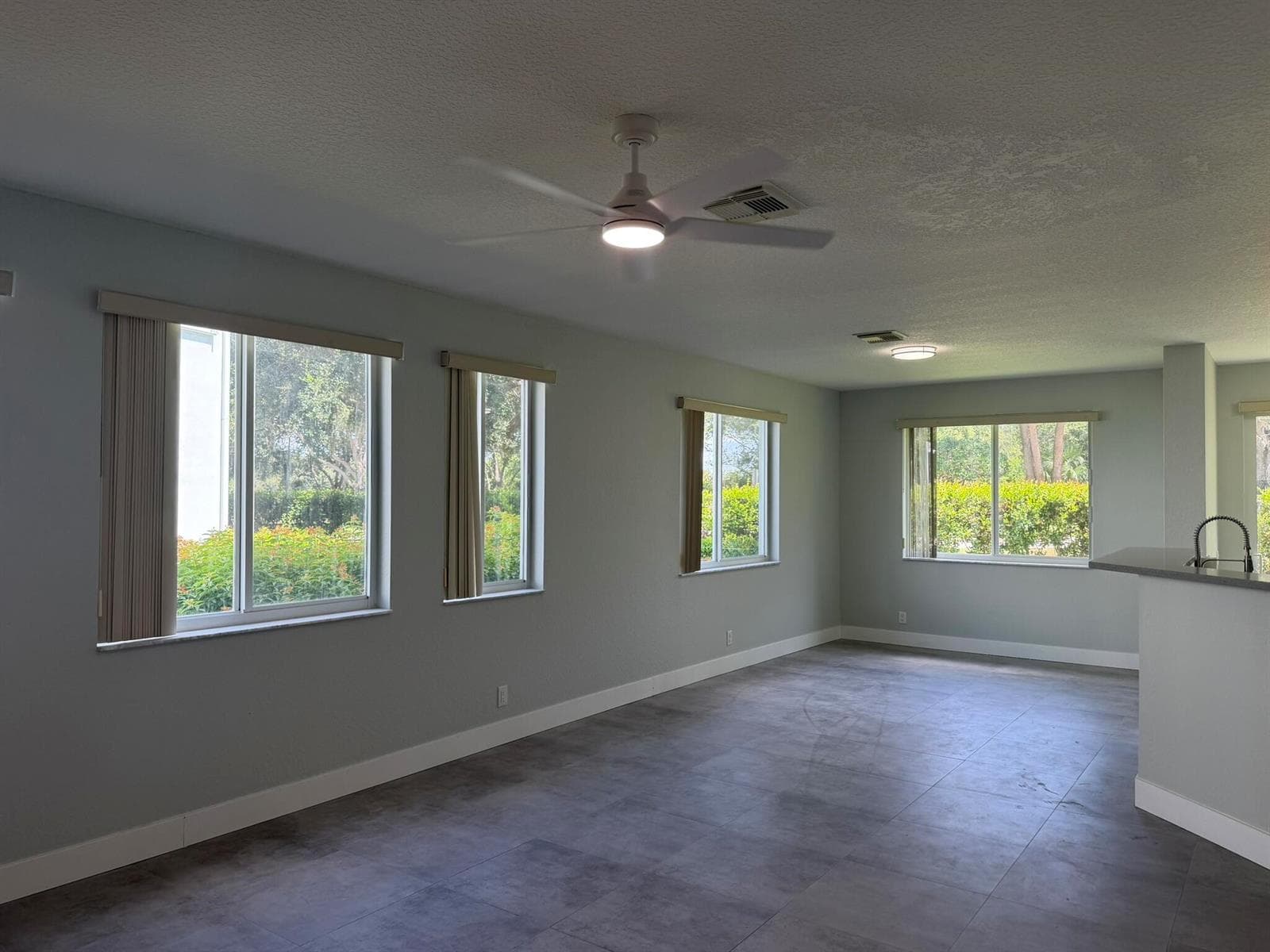 3251 LAUREL RIDGE Circle, Riviera Beach, FL 33404 photo 3