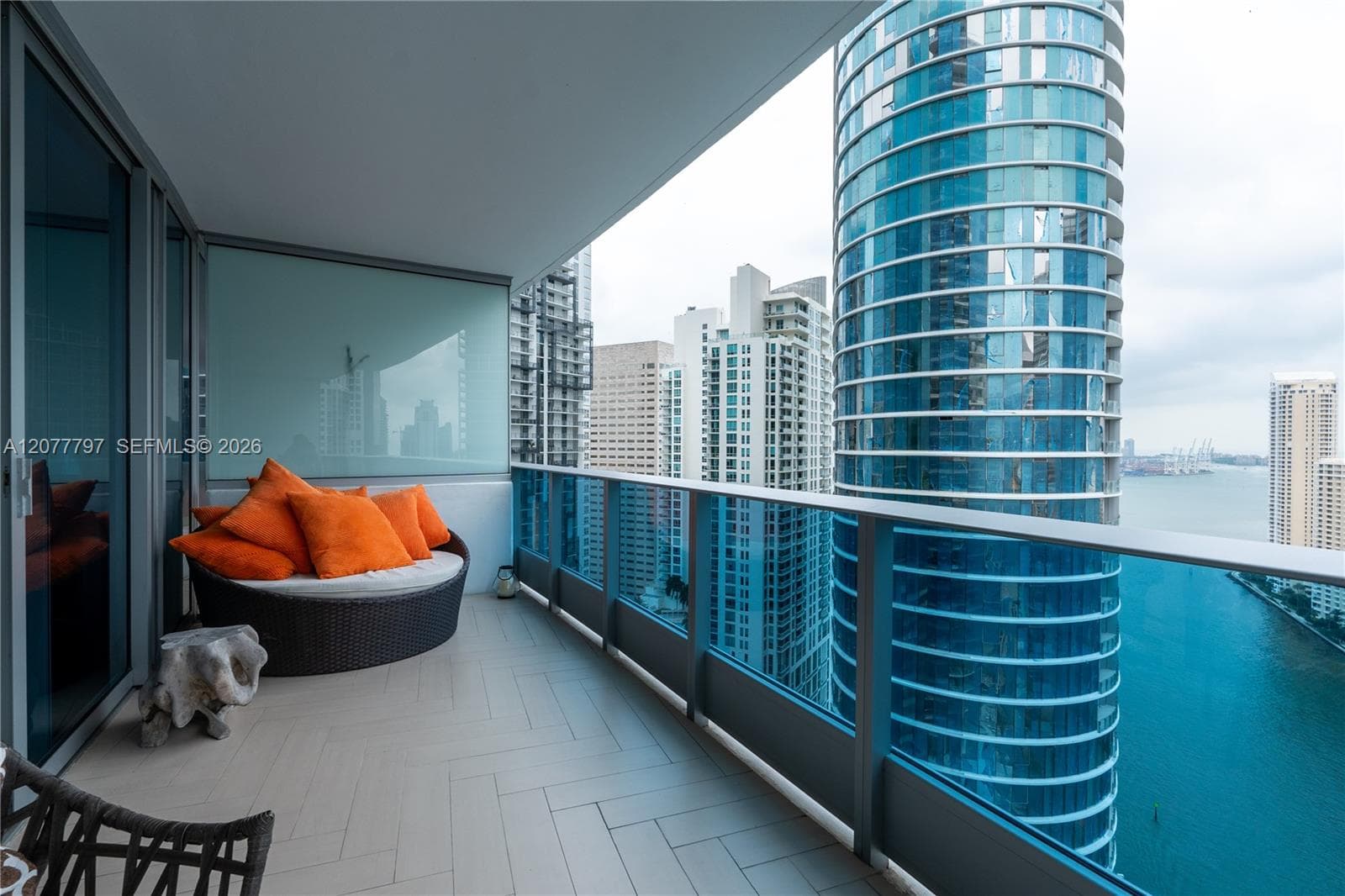 200 Biscayne Boulevard Way # 3305, Miami, FL 33131 photo 2