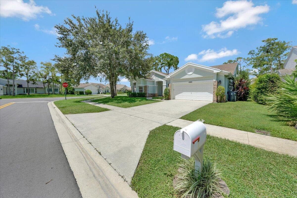 1040 WILD CHERRY Lane, Wellington, FL 33414 photo 3