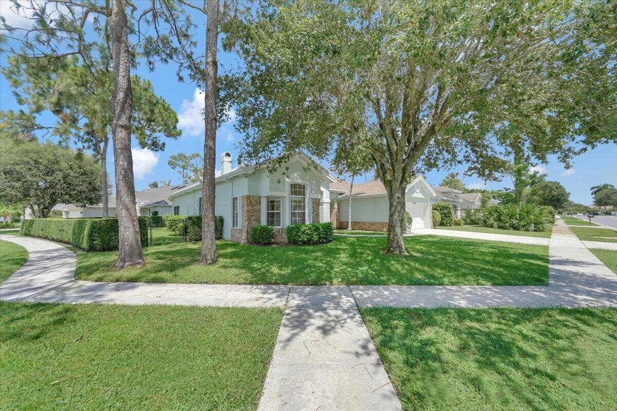 1040 WILD CHERRY Lane, Wellington, FL 33414 photo 4